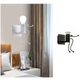 Applique da parete omino seduto bianco nero attacco E27 lampada particolare moderno per camera cameretta bambini