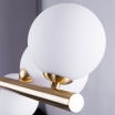 Lampadario a sospensione oro con 7 sfere bianche lampada orizzontale design moderno attacco G9