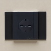 Placche interruttore prese frutti elettrici supporti Nero stile simile living now compatibili con scatole standard 503 504 506