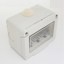 Cassetta esterna idrobox IP55 scatola placca compatibile living 2 3 4 posti